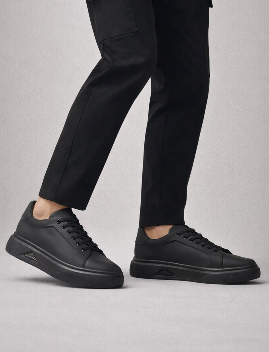 100% Nubuck Leather Black Men's Sneaker