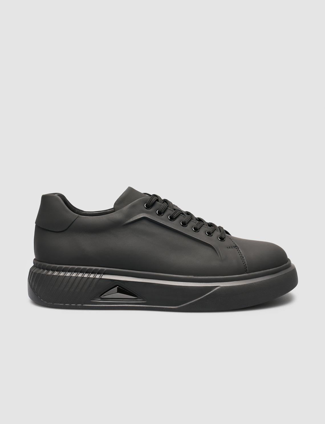 100% Nubuck Leather Black Men's Sneaker