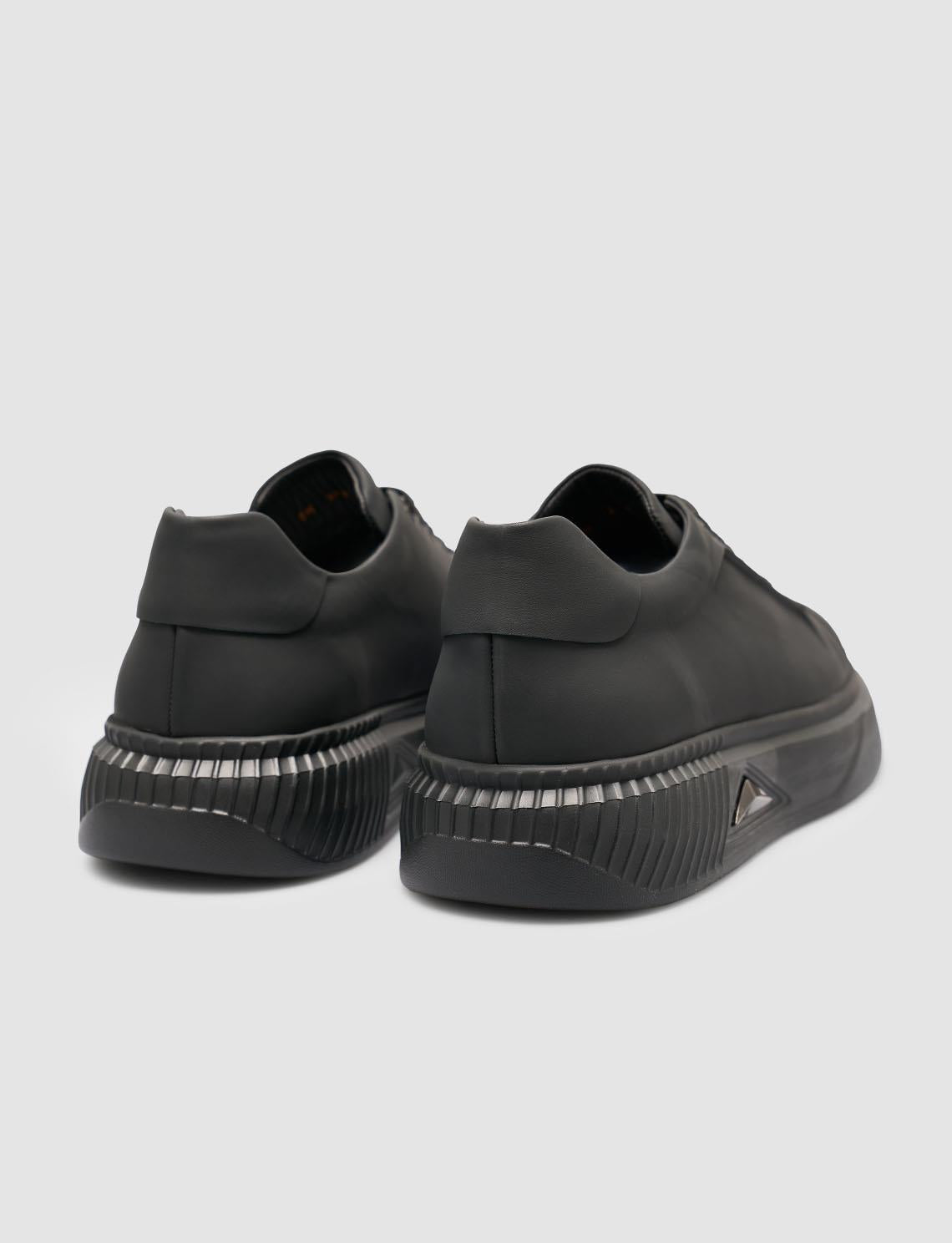 100% Nubuck Leather Black Men's Sneaker