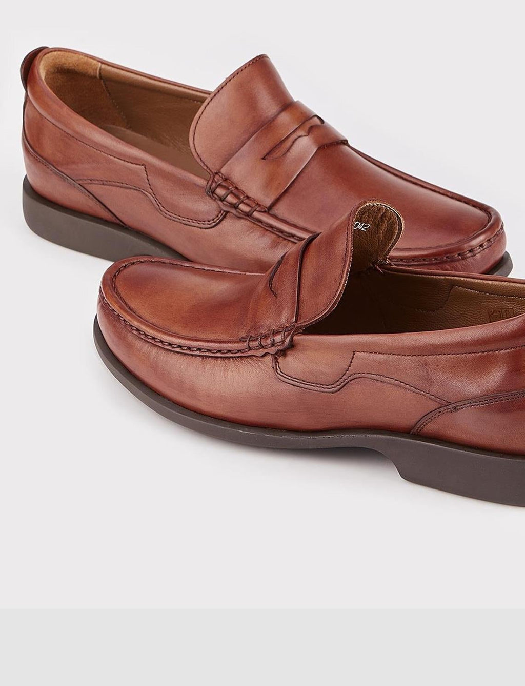 Men's Casual Shoes in Tan, Genuine Leather, Laceless.