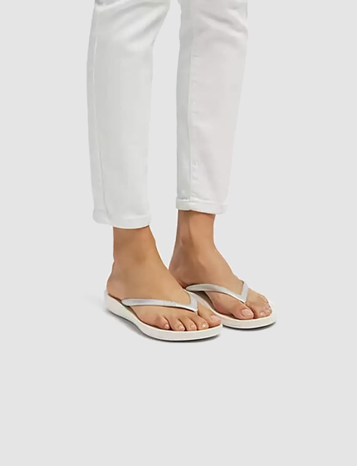 Fitflop IQUSHION ERGONOMIC E54 Silver Women's Flip-Flops