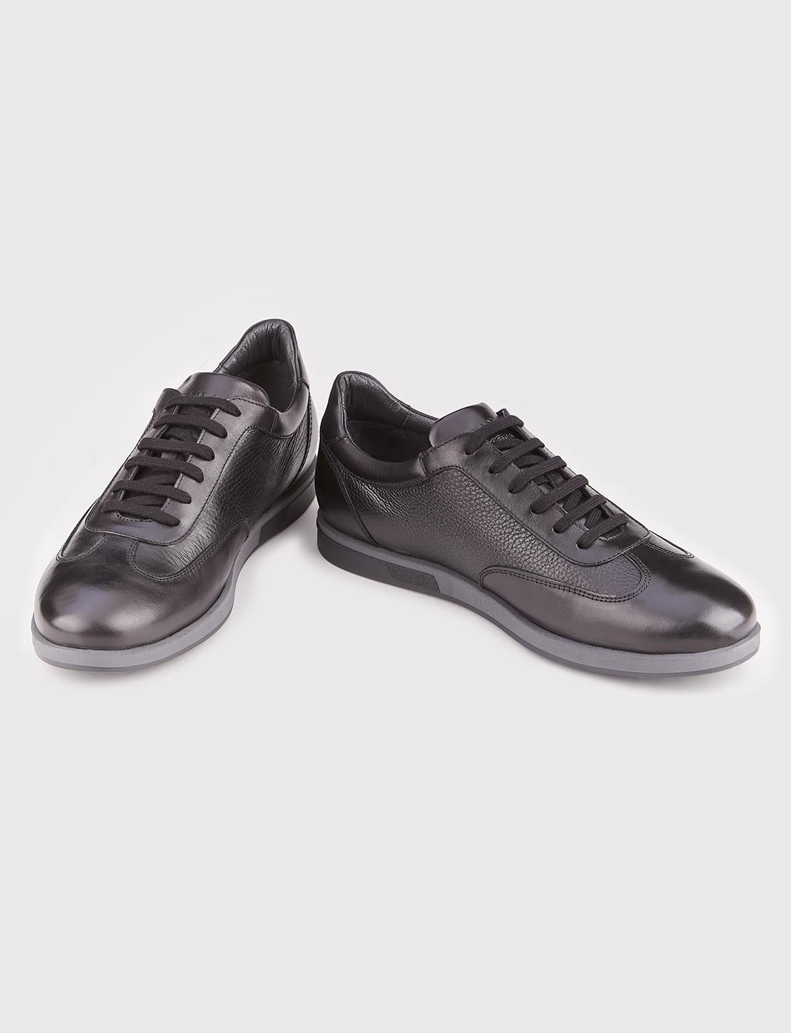 Genuine Leather Men's Casual Shoes with Rubber Sole and Black Laces