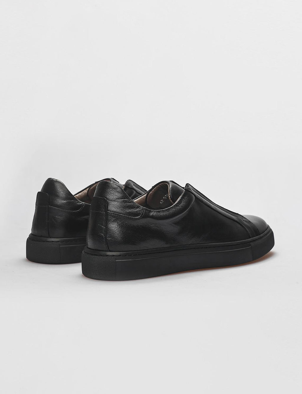 Genuine Leather Black Elastic Men's Athletic Shoes